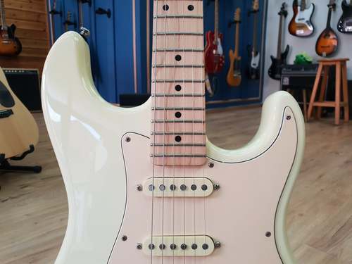 G&L USA Legacy Stratocaster 2015