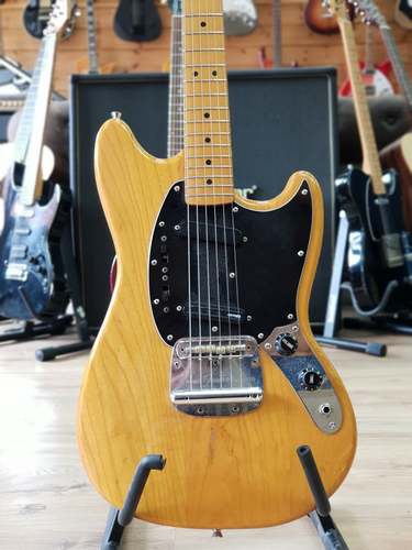 Fender Mustang MG77 Reissue  '77 Japan 2004