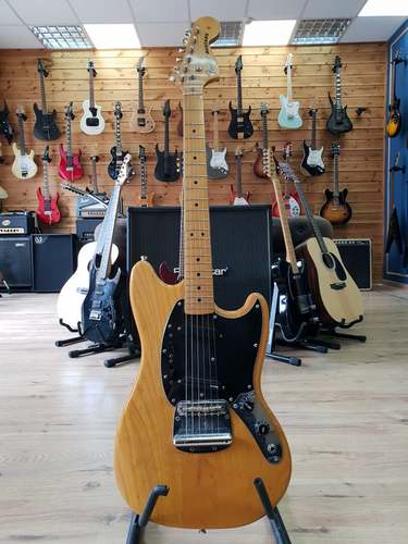 Fender Mustang MG77 Reissue  '77 Japan 2004