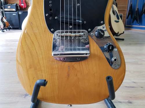 Fender Mustang MG77 Reissue  '77 Japan 2004