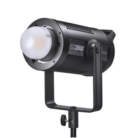 פנס לד godox sz200 bi color zoomable 