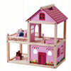 בית בובות ורוד מעץ כולל ריהוט