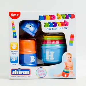 מגדל כוסות צבעוני