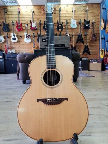 Lowden F32