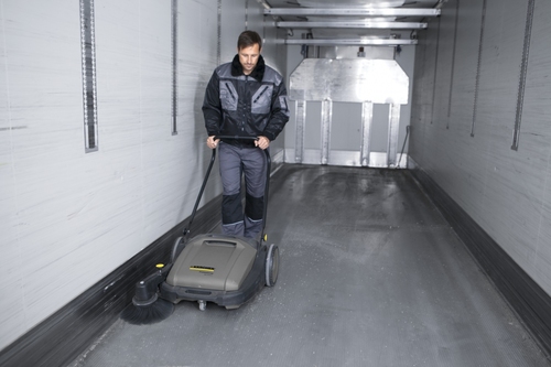 מכונת טאטוא Karcher Sweeper KM 70/20 C, קרשר