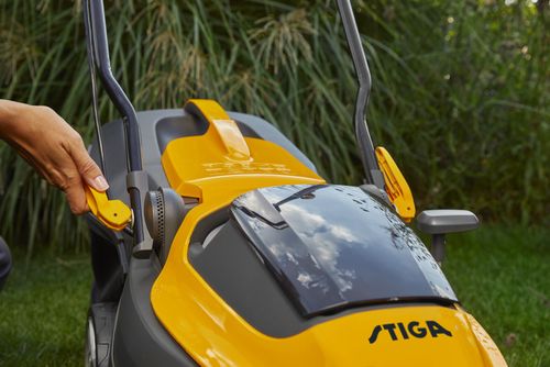 מכסחת נטענת דחיפה 38 סמ קולקטור 140 + 2 סוללות 4 אמפר + מט סטיגה