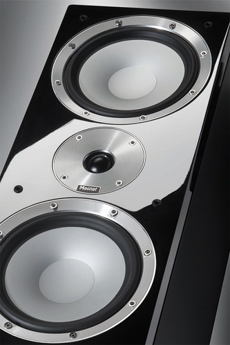 זוג רמקולים רצפתיים מבית Magnat דגם Quantum 757