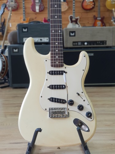 Fender Stratocaster Reissue 72 Japan 1985