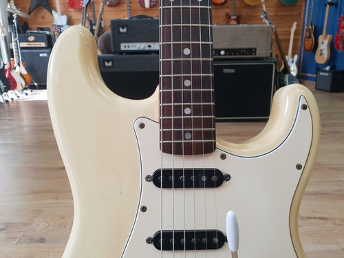 Fender Stratocaster Reissue 72 Japan 1985