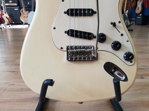 Fender Stratocaster Reissue 72 Japan 1985