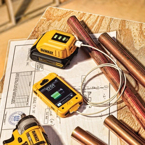 מתאם טעינה לסמארטפונים ואביזרים ניידים DeWALT DCB090 USB 10.8 - 18V