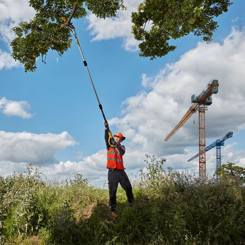 מסור שרשרת טלוסקופי נטען 