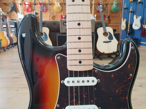 Fender Made in Japan Traditional '70s Stratocaster 2017