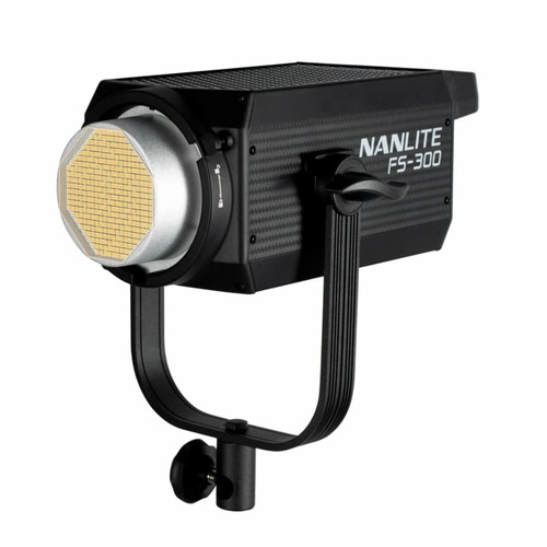 פנס לד מקצועי Nanlite FS 300 AC LED MONOLIGHT