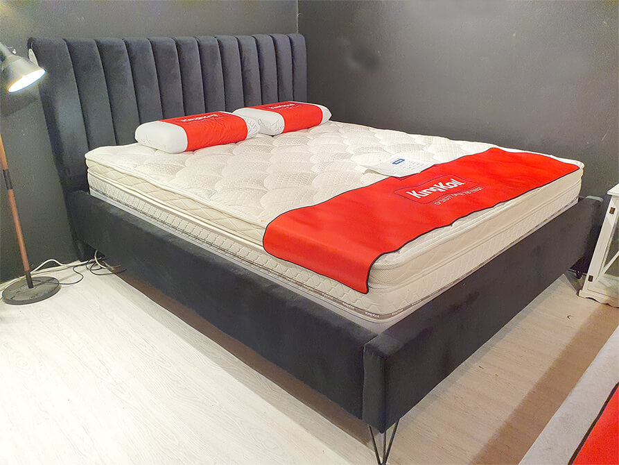 מיטה זוגית מרופדת דגם כריסטין