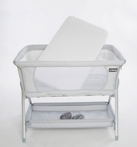 עריסה מפוארת מתחברת למיטת הורים עם מצבי גובה, כילה ותאורת לילה Minigo Deluxe - שחור