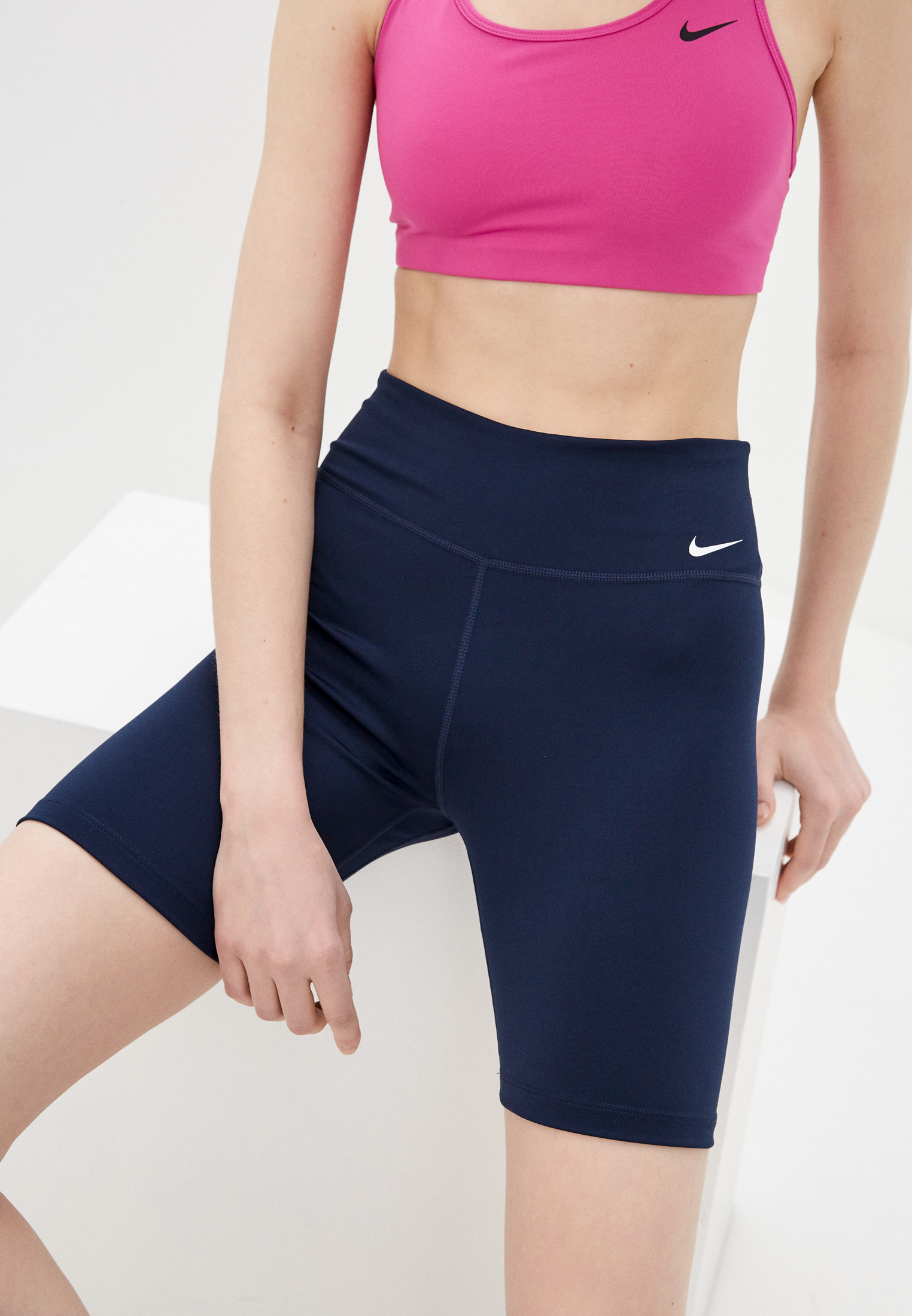 Nike Women's One Mid Rise 7\