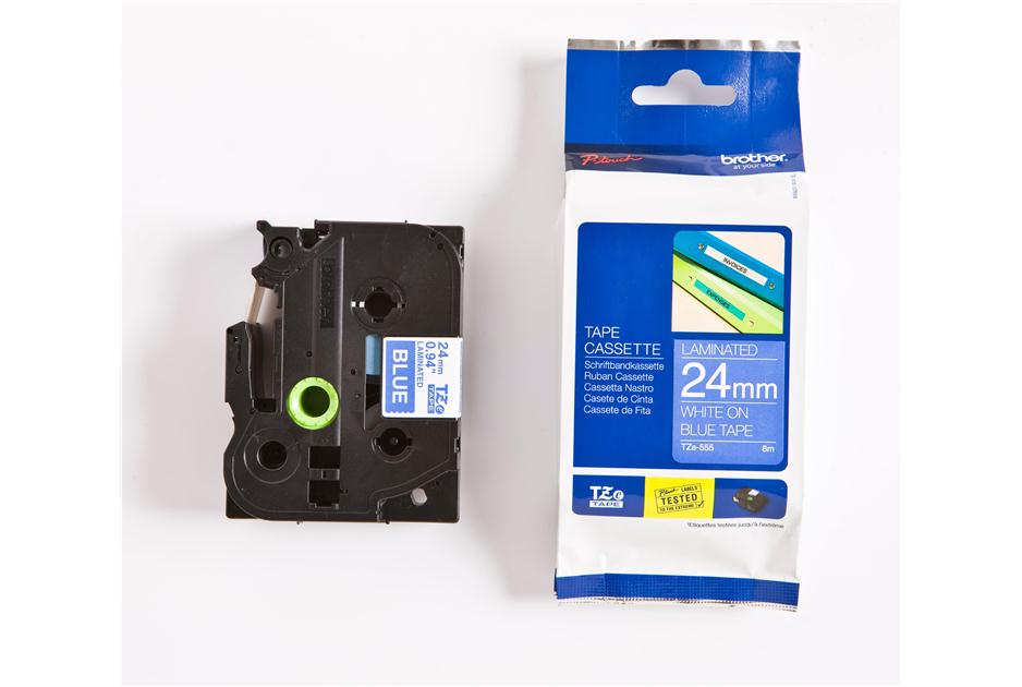 סרט למכשיר Ptouch ברוחב 24mm הדפסה בלבן על רקע כחול TZe555