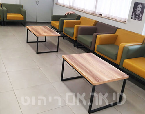 כורסאות דגם רנט ושולחנות וקטור