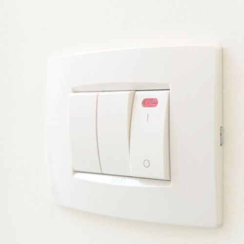 מפסק דוד מואר ניסקו סוויץ לבן מבריק 1 מודול