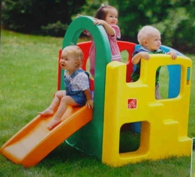 מתקן פעילות קנגורו עם מגלשה 7904 STEP2 סטפ טו