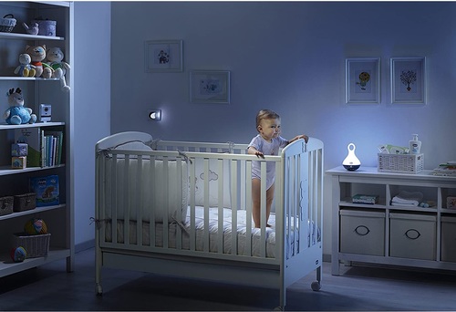 מנורת לילה מנגנת ומרגיעה בצורת עששית 5 צבעים וידית נשיאה