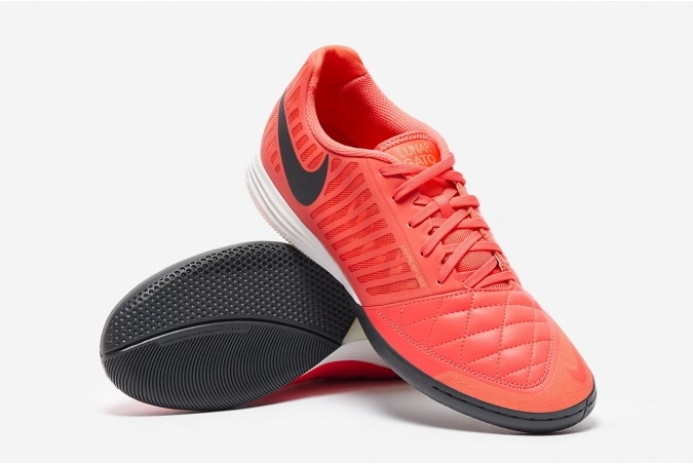 נעלי קט רגל מקצועיות Nike Lunar Gato II IC