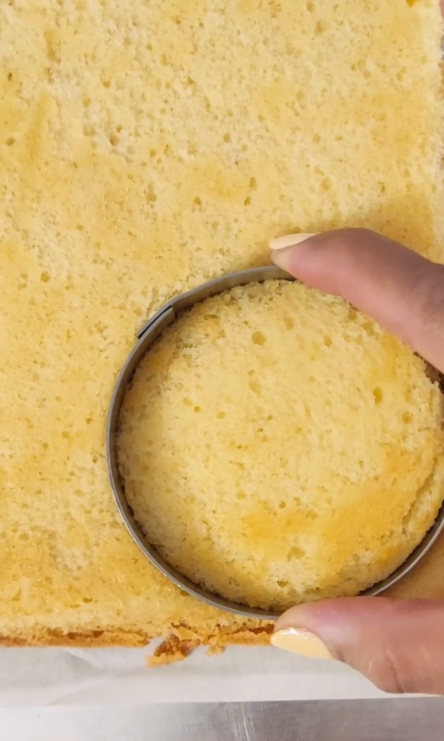 קריצת עוגת בנטו מעוגה יותר גדולה