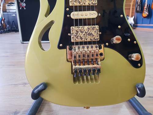 Ibanez Steve Vai Signature PIA3761 - Sun Dew Gold