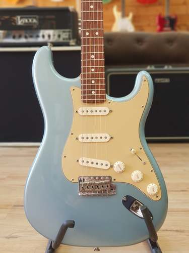Fender Deluxe American Vintage ’62 Stratocaster 