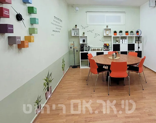 כסאות מחשב מרופדים בתיכון קריית רביבים ראשלצ