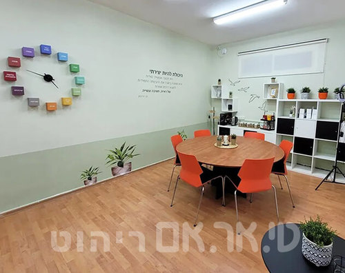 כסאות דגם גביש מרופדים
