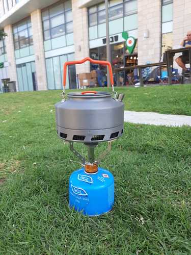 קומקום לשטח 1.1L עם מאיץ מבית RED LINE