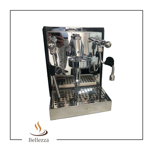 Bellezza Valentina leva Black