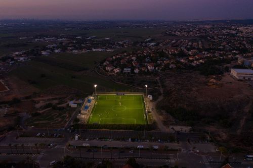 תמונה להמחשת יישום בפרויקט מגרש כדורגל - שוהם