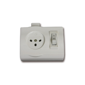 שקע כח עם מפסק זרם YARDEN בצבע לבן מתח/זרם 230V/16A