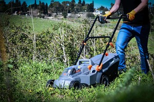 מכסחת דשא נטענת 40V Brushless 350W 370mm-hunter
