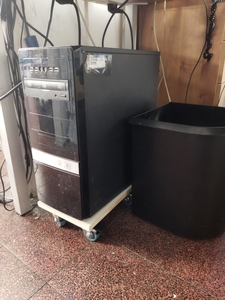 עגלה עם גלגלים למחשב .מעמד למארז מחשב נייח עם גלגלים V7