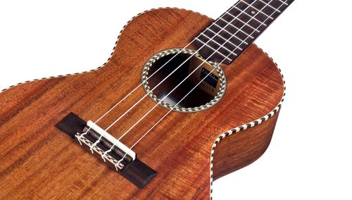 זוית נוספת Cordoba 25T Tenor Ukulele