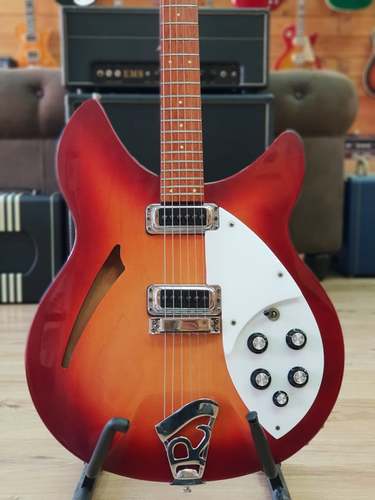 Rickenbacker 330 1989