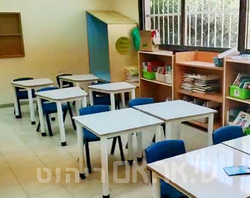 שולחנות וכסאות פלסטיק יצוקים