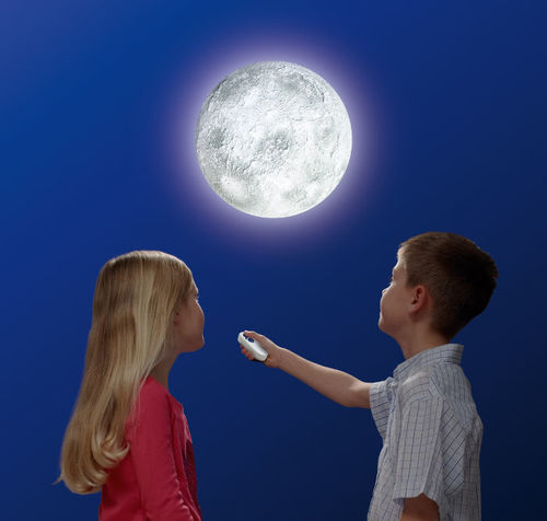 מנורת ירח 12 מצבי תאורה לתליה על הקיר + שלט רחוק