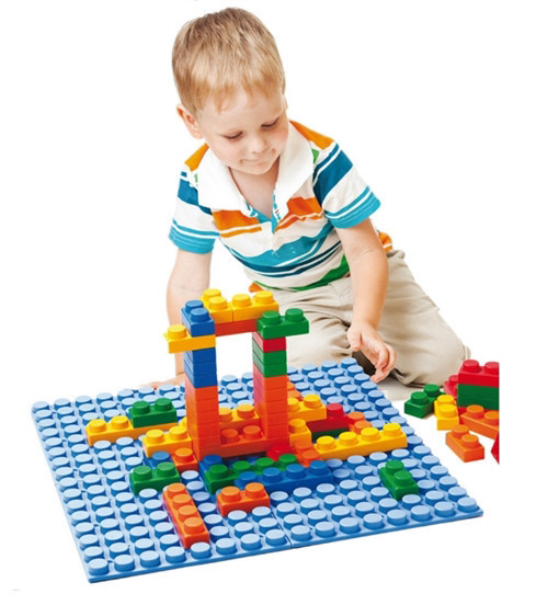 משטח סיליקון עם 64 קוביות סיליקון