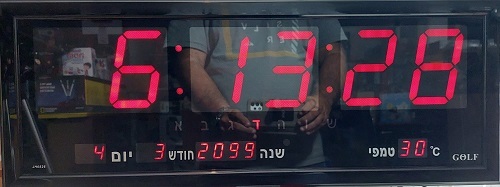 שעוני לד חשמליים