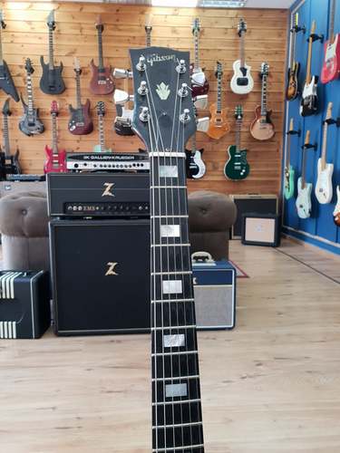  Gibson SG Standard with Bigsby Vibrato 1972