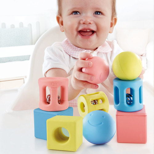 סט  9 רעשנים גאומטריים - HAPE 