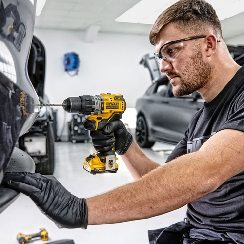 מברגה/מקדחה רוטטת 12V נטענת של חברת דיוולט