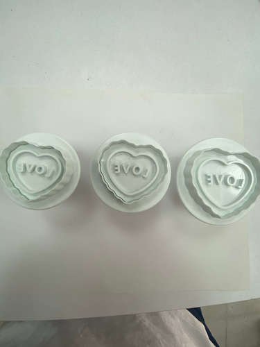 סט 3 חותכנים LOVE
