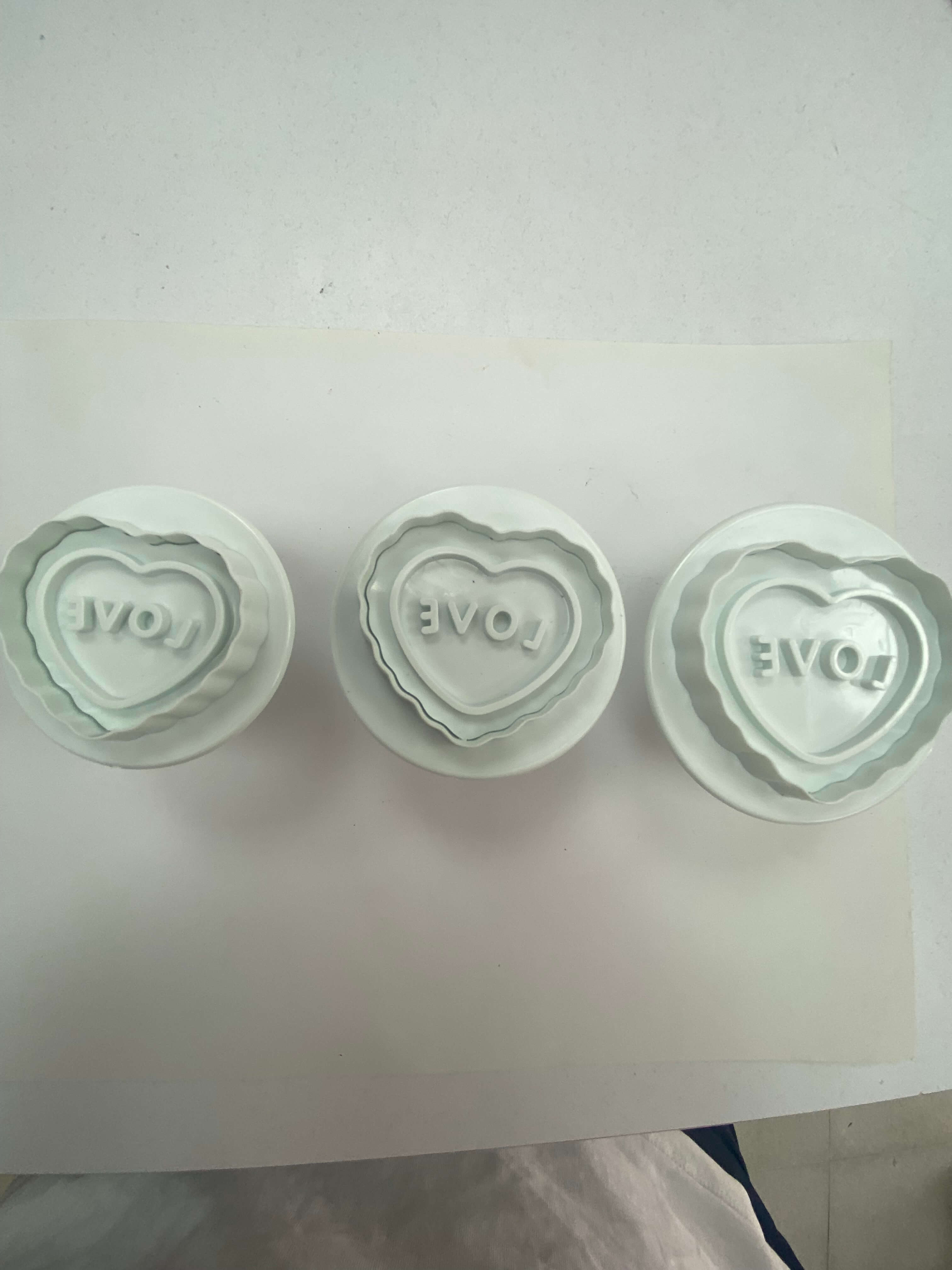 סט 3 חותכנים LOVE