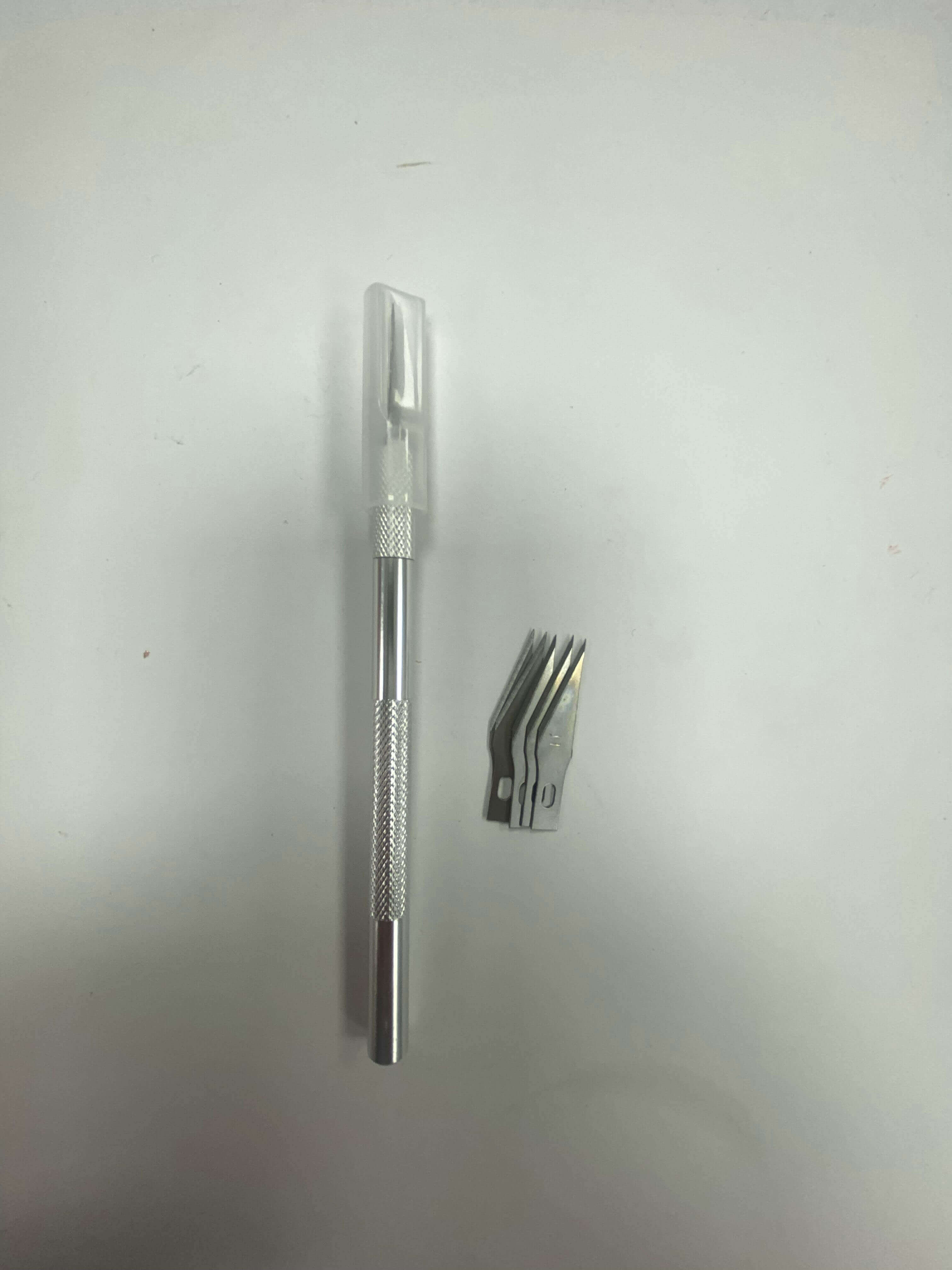 סכין גרפיקאים לחיתוך דפי סוכר ופיסול
